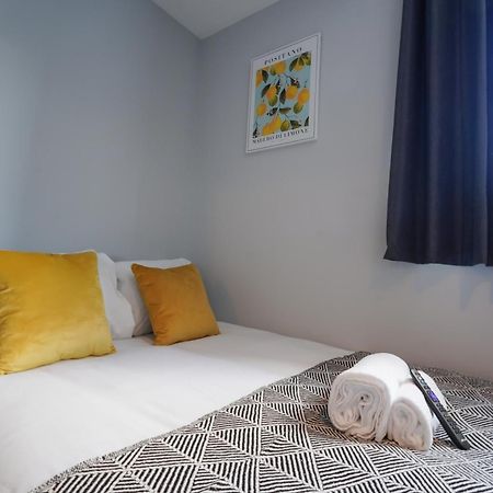 En-Suite Double Rooms, Smart Tv Comfy Style Лланеллі Екстер'єр фото