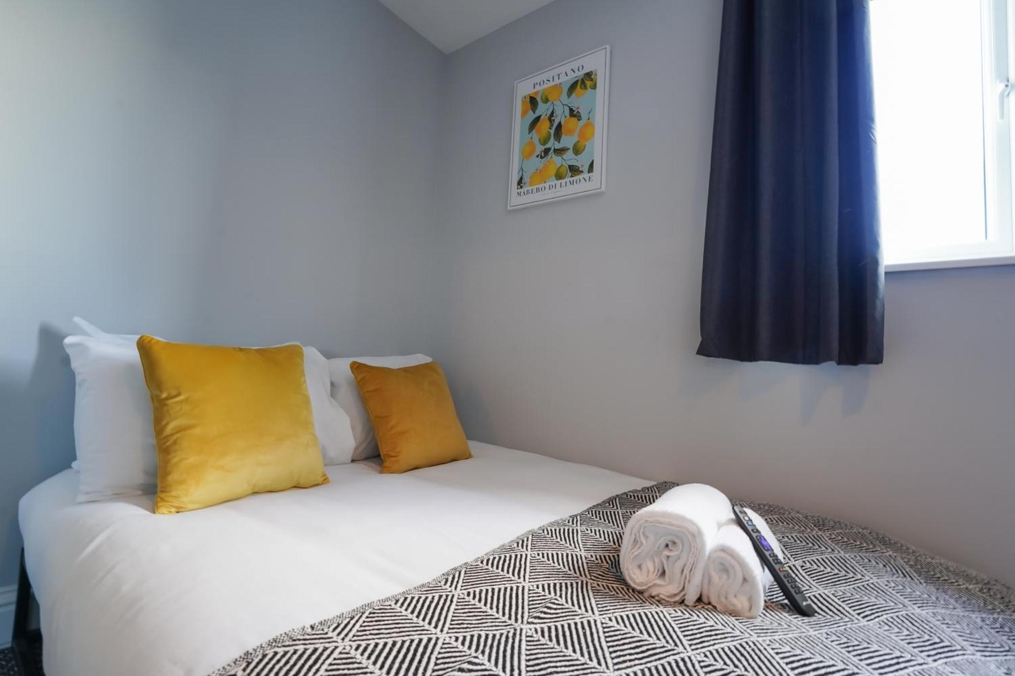 En-Suite Double Rooms, Smart Tv Comfy Style Лланеллі Екстер'єр фото