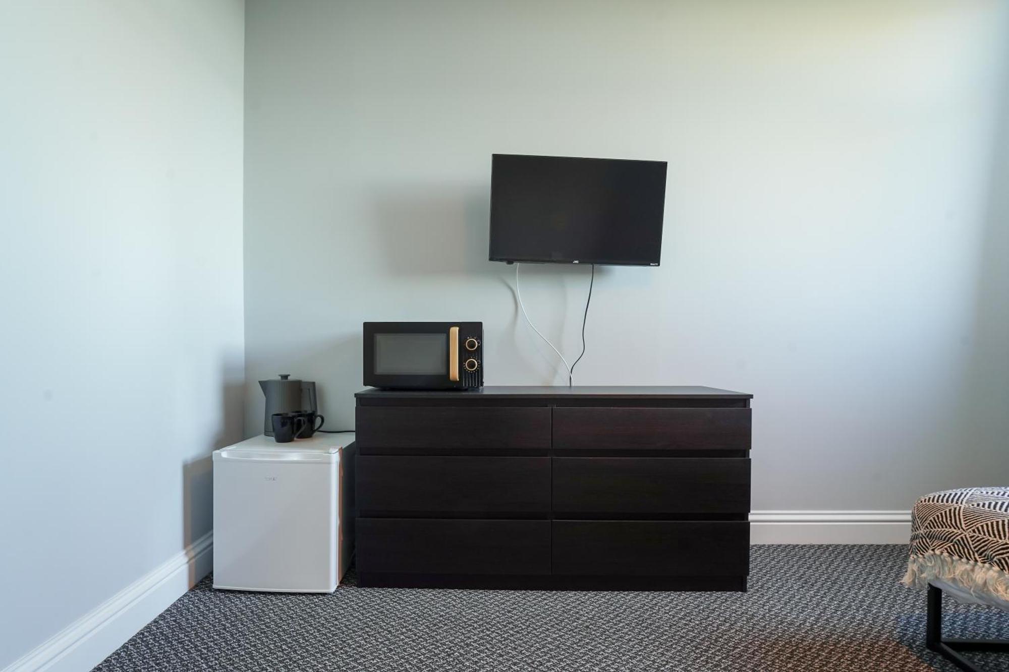 En-Suite Double Rooms, Smart Tv Comfy Style Лланеллі Екстер'єр фото