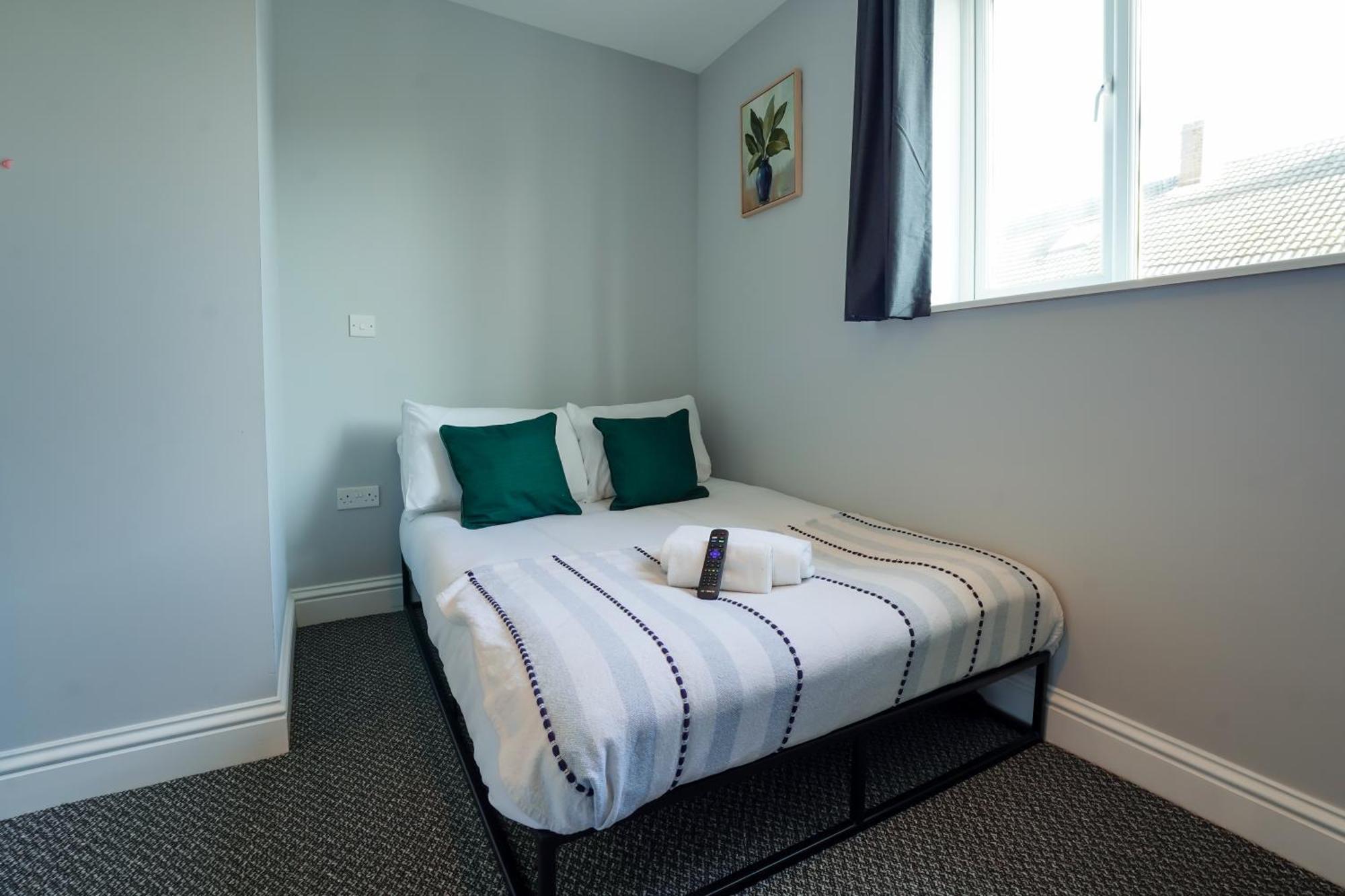 En-Suite Double Rooms, Smart Tv Comfy Style Лланеллі Екстер'єр фото