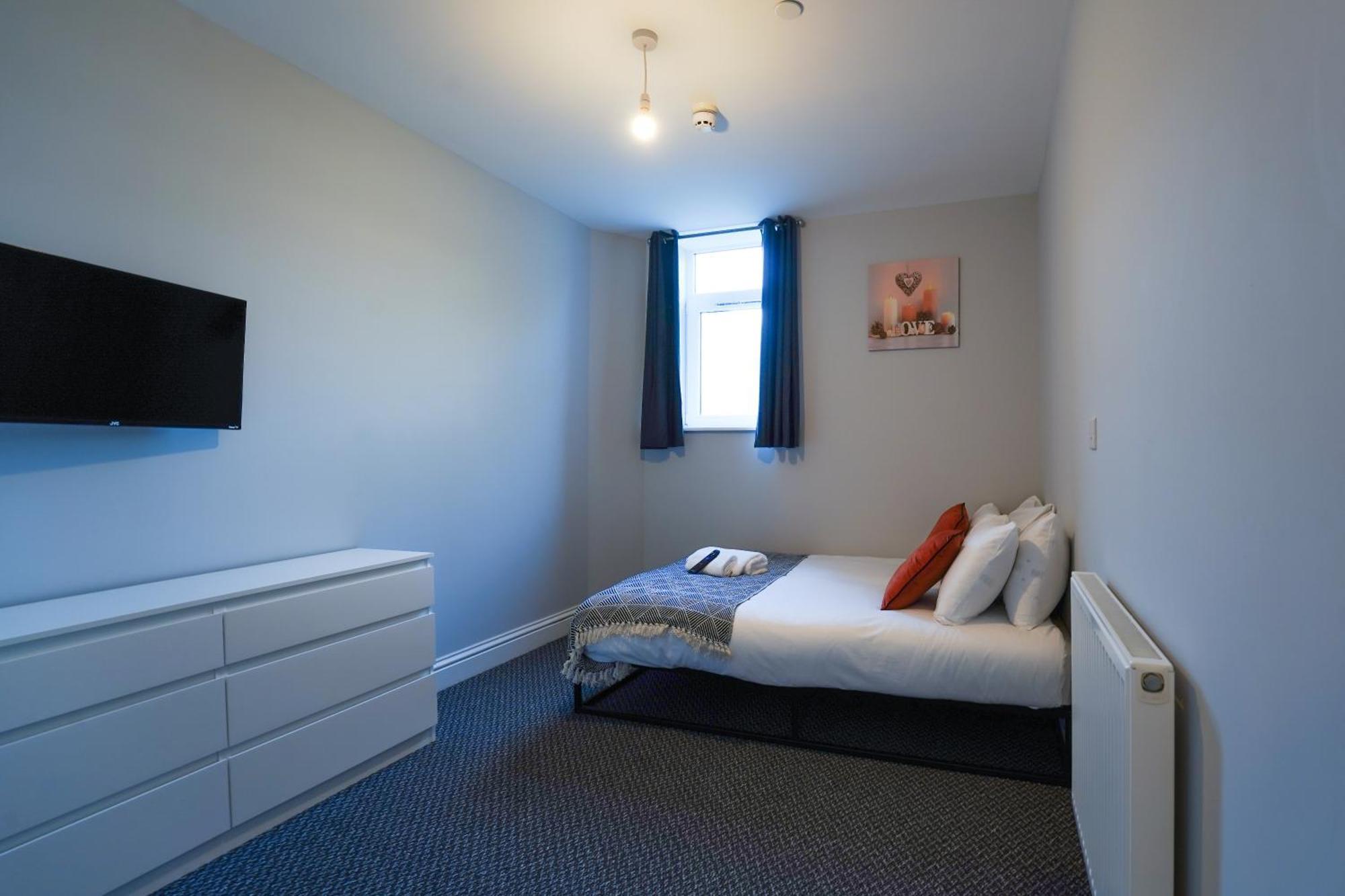 En-Suite Double Rooms, Smart Tv Comfy Style Лланеллі Екстер'єр фото
