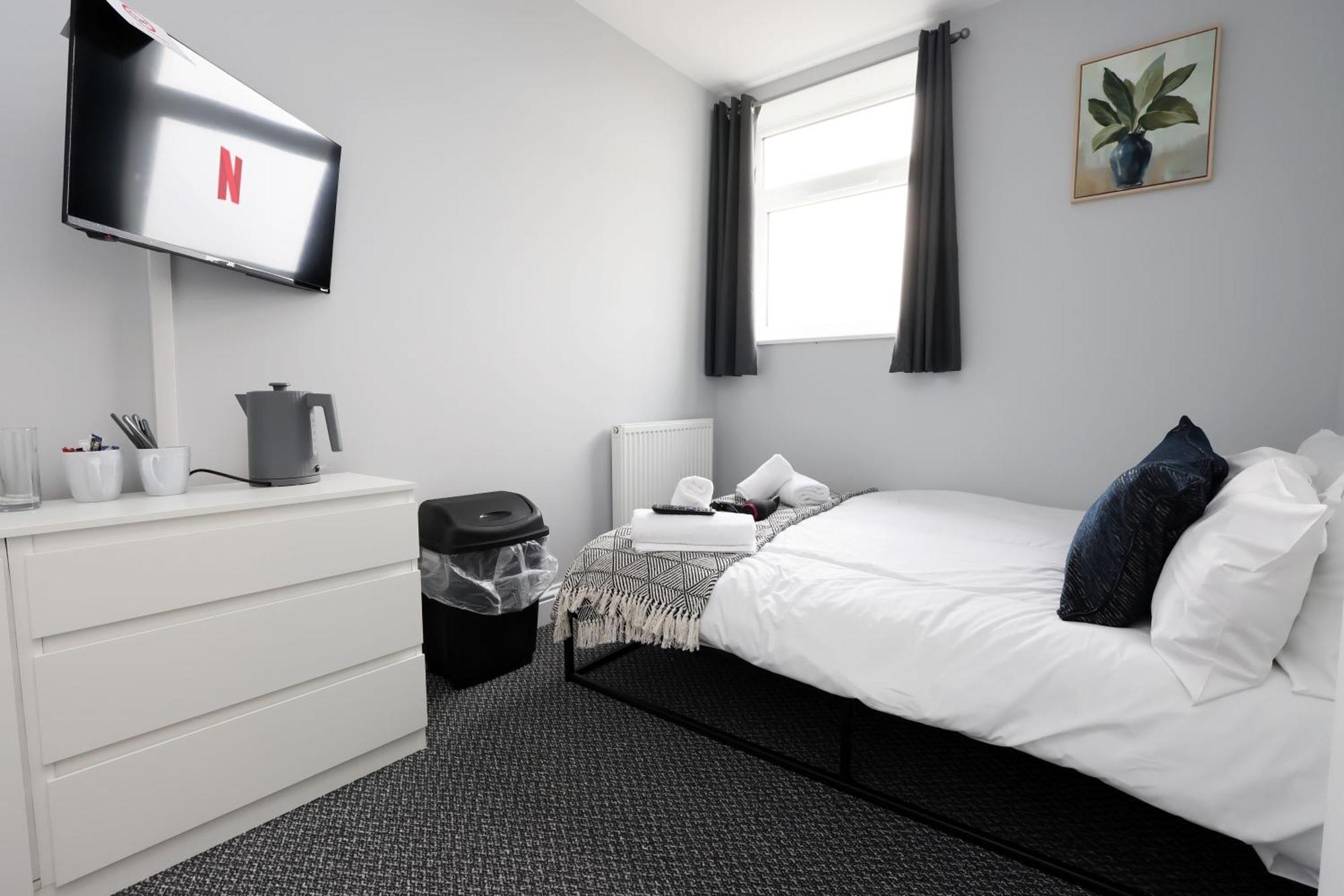 En-Suite Double Rooms, Smart Tv Comfy Style Лланеллі Екстер'єр фото