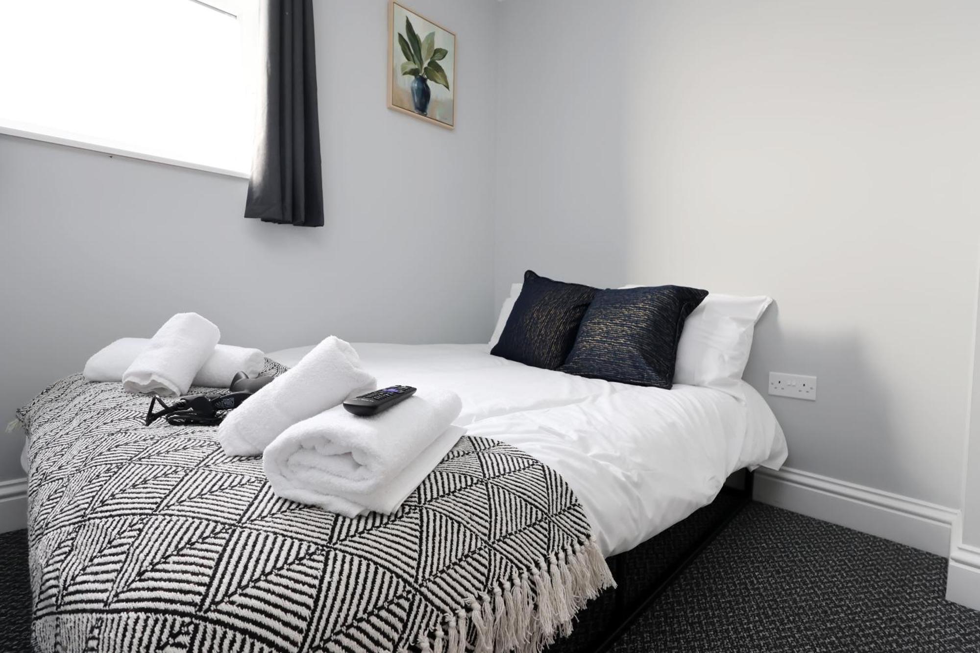 En-Suite Double Rooms, Smart Tv Comfy Style Лланеллі Екстер'єр фото