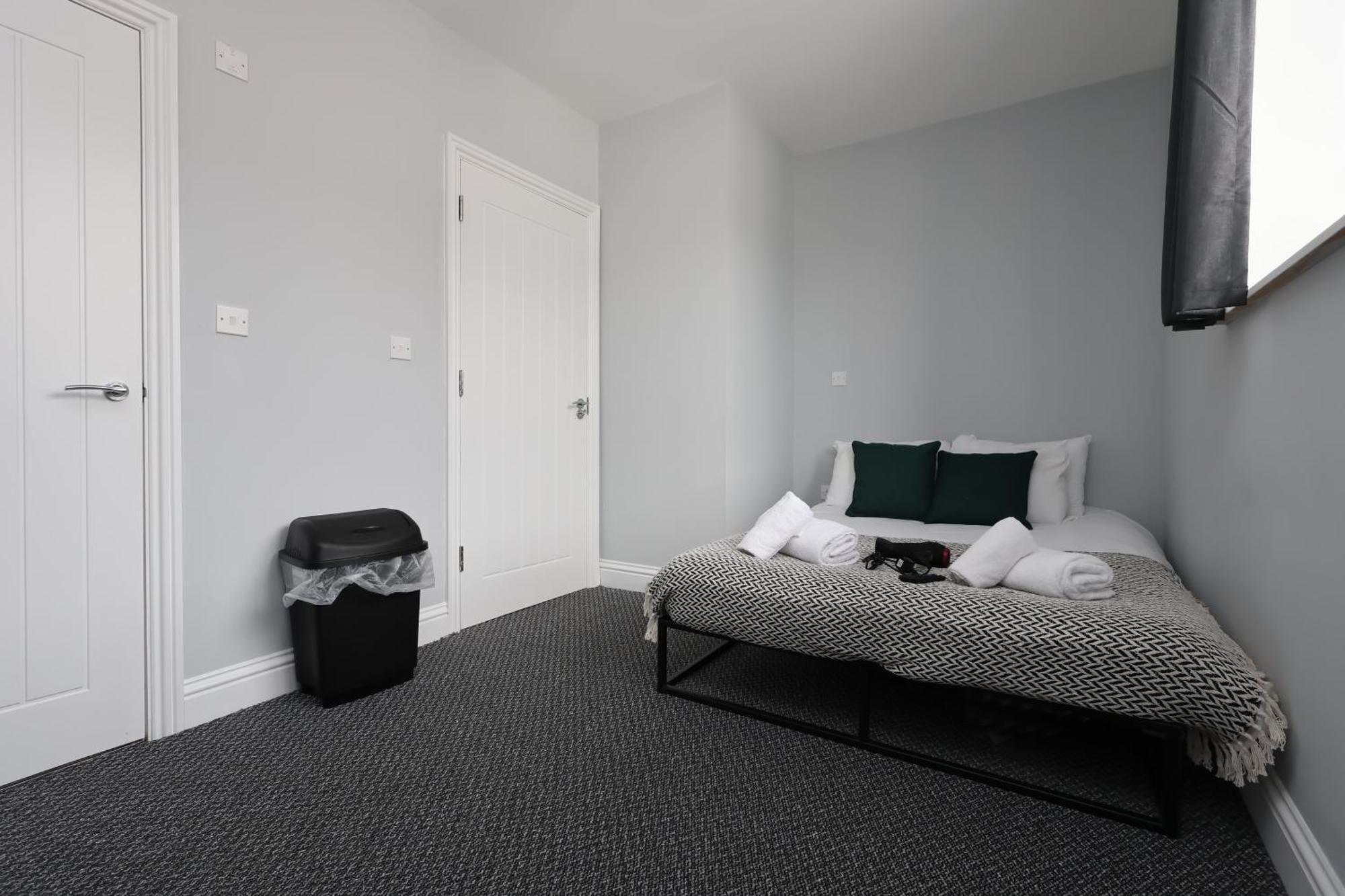 En-Suite Double Rooms, Smart Tv Comfy Style Лланеллі Екстер'єр фото