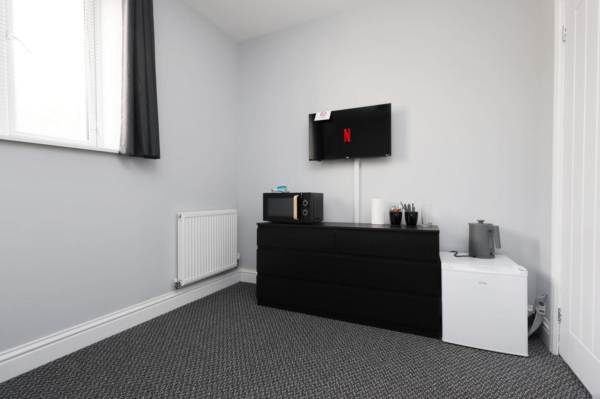 En-Suite Double Rooms, Smart Tv Comfy Style Лланеллі Екстер'єр фото