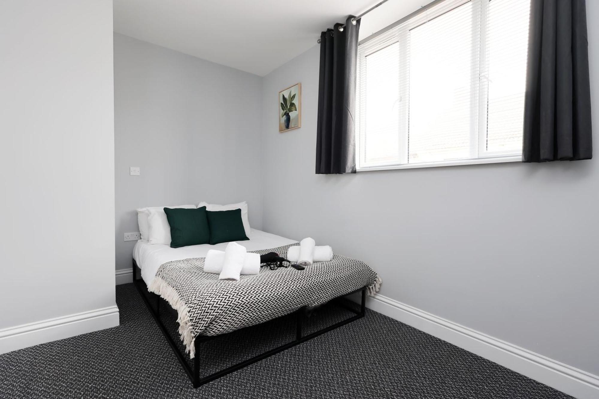 En-Suite Double Rooms, Smart Tv Comfy Style Лланеллі Екстер'єр фото