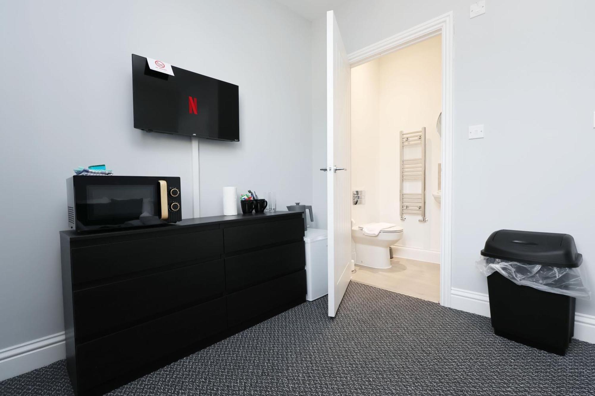 En-Suite Double Rooms, Smart Tv Comfy Style Лланеллі Екстер'єр фото