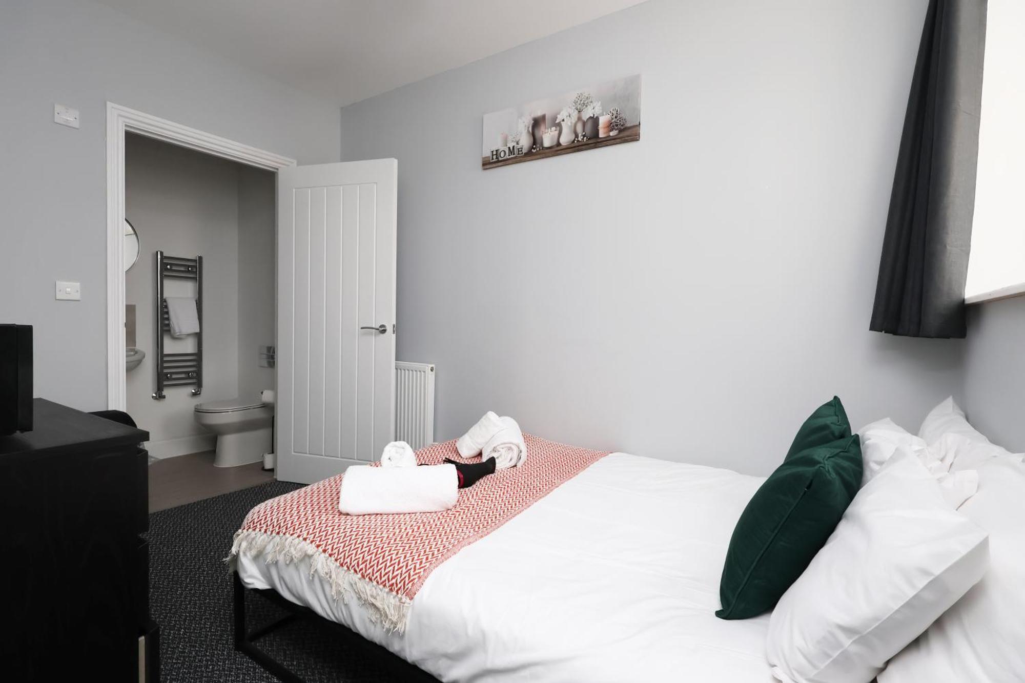 En-Suite Double Rooms, Smart Tv Comfy Style Лланеллі Екстер'єр фото