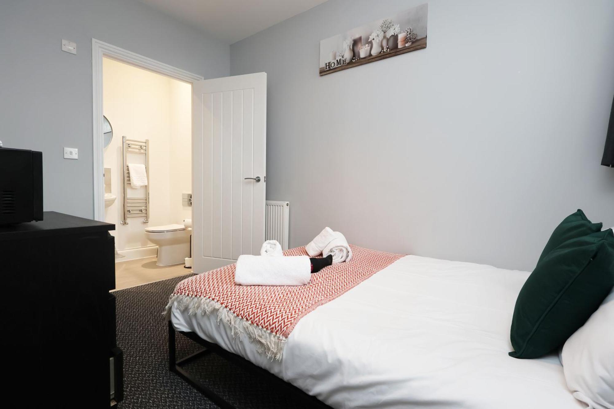 En-Suite Double Rooms, Smart Tv Comfy Style Лланеллі Екстер'єр фото