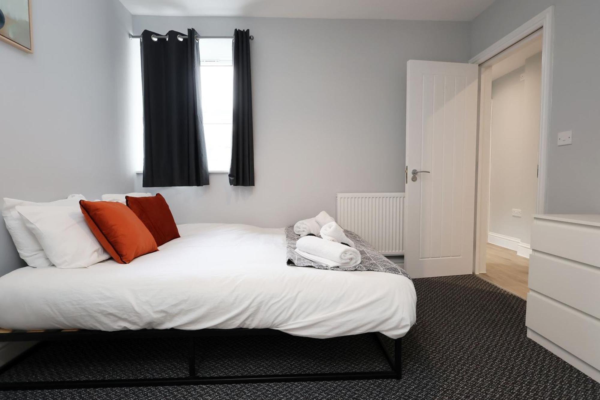 En-Suite Double Rooms, Smart Tv Comfy Style Лланеллі Екстер'єр фото
