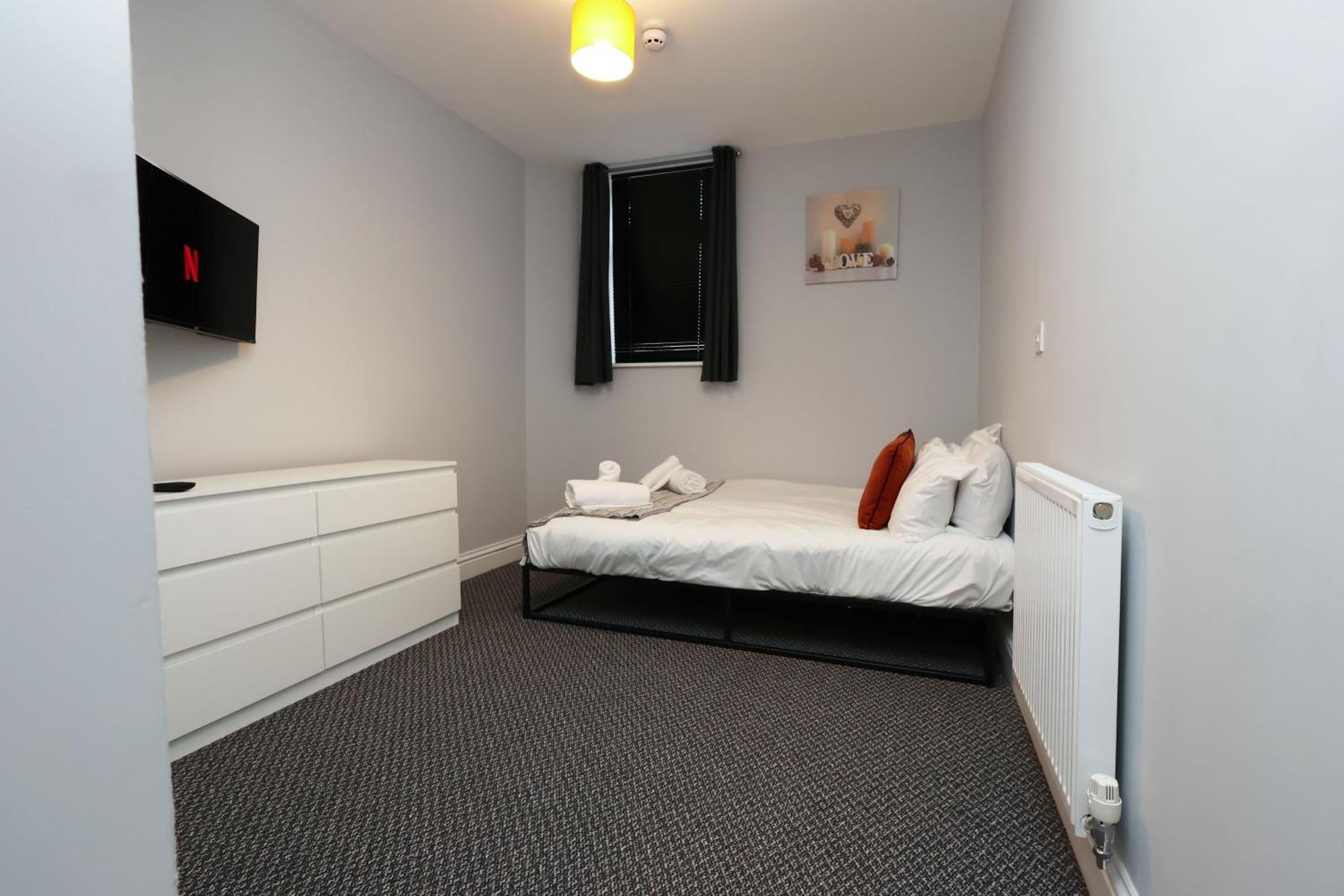 En-Suite Double Rooms, Smart Tv Comfy Style Лланеллі Екстер'єр фото
