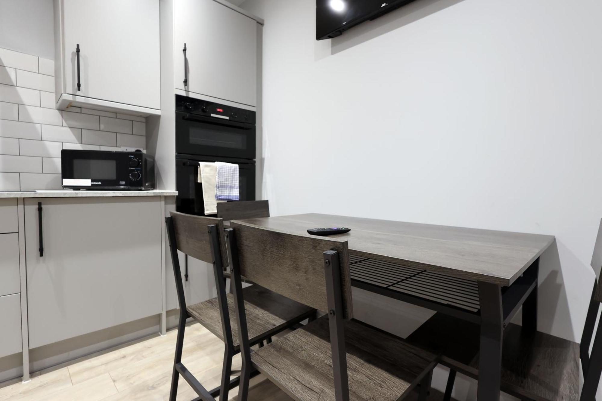 En-Suite Double Rooms, Smart Tv Comfy Style Лланеллі Екстер'єр фото