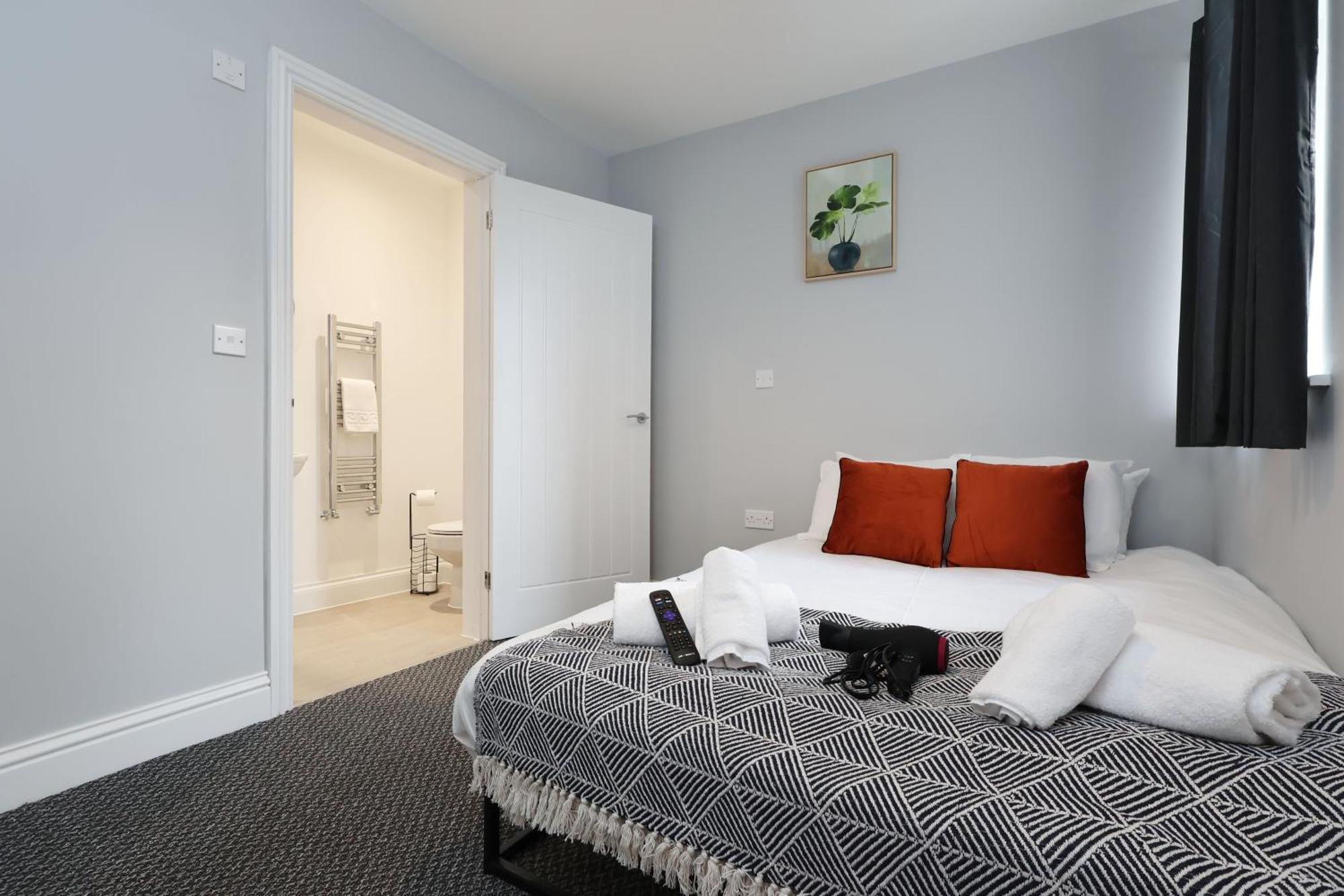 En-Suite Double Rooms, Smart Tv Comfy Style Лланеллі Екстер'єр фото