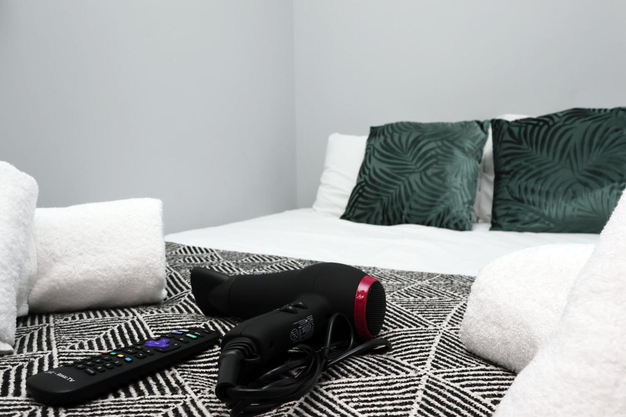 En-Suite Double Rooms, Smart Tv Comfy Style Лланеллі Екстер'єр фото
